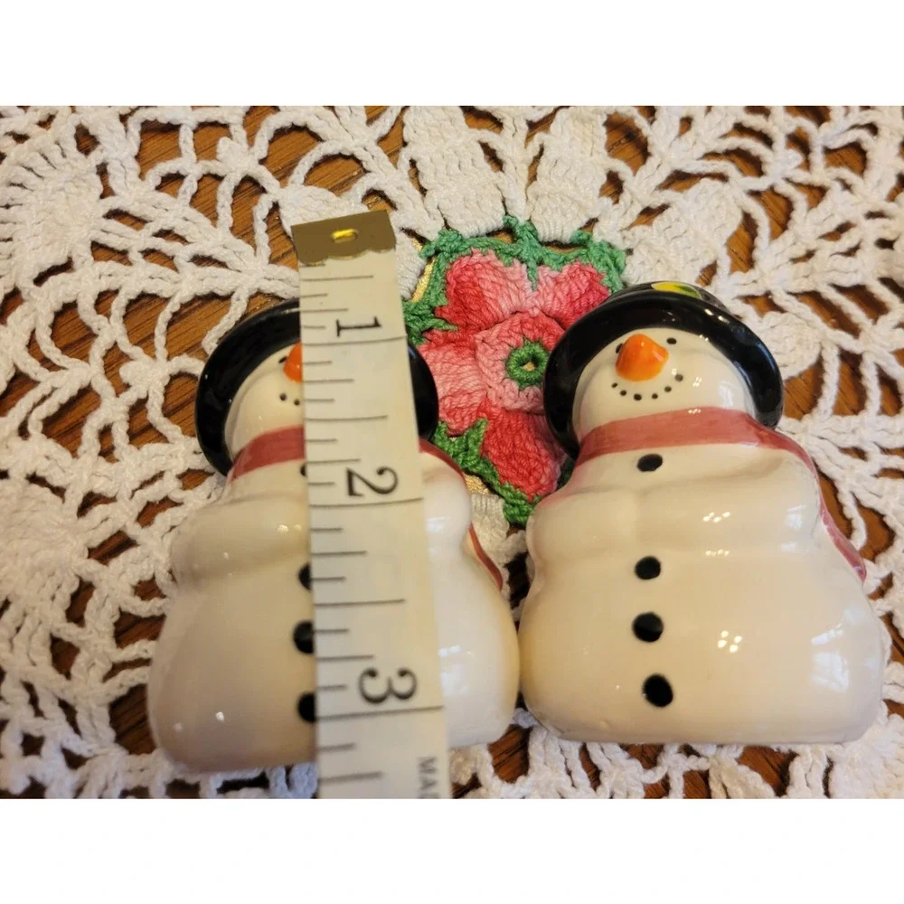 Vtg Christmas Giftco Snowman w/Hat Salt Pepper Shakers White‎ Holiday Figures